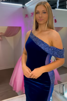 Load image into Gallery viewer, Dark Blue Sheath Velvet Long Formal Dress with Beading