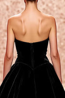 Load image into Gallery viewer, Simple Black Strapless Velvet Ruched A Line Long Formal Dress
