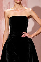 Load image into Gallery viewer, Simple Black A Line Strapless Long Velvet Formal Dress