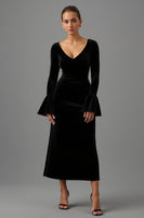 Load image into Gallery viewer, Black Sheath Velvet V Neck Long Formal Dress with Long Sleeves